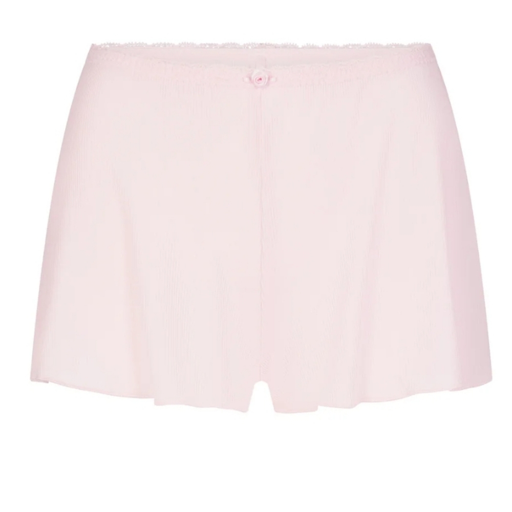 (NWOT) SKIMS - SOFT LOUNGE LACE SHORTS (CHERRY BLOSSOM)